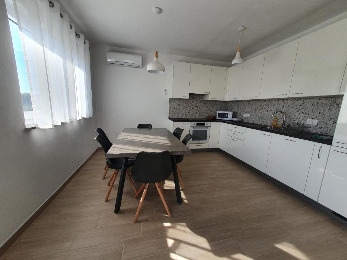 Beachside Place Sukosan Luaran gambar